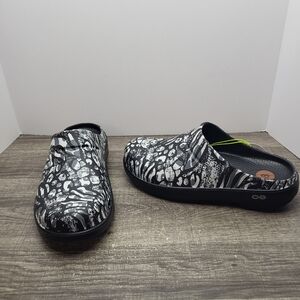 Oofos OOcloog Limited Edition Clog Combo Camo Women’s Size 8 New